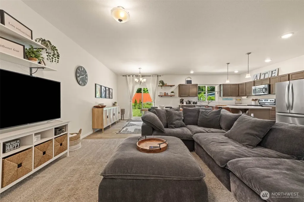 206 Middleton Court SE Rainier WA 98576