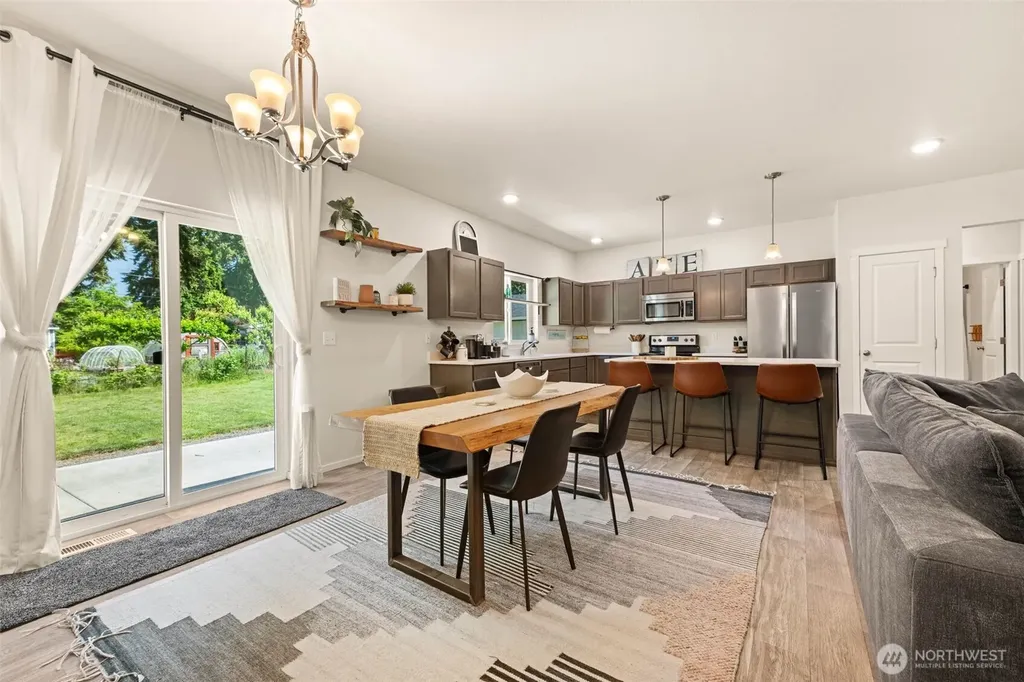 206 Middleton Court SE Rainier WA 98576