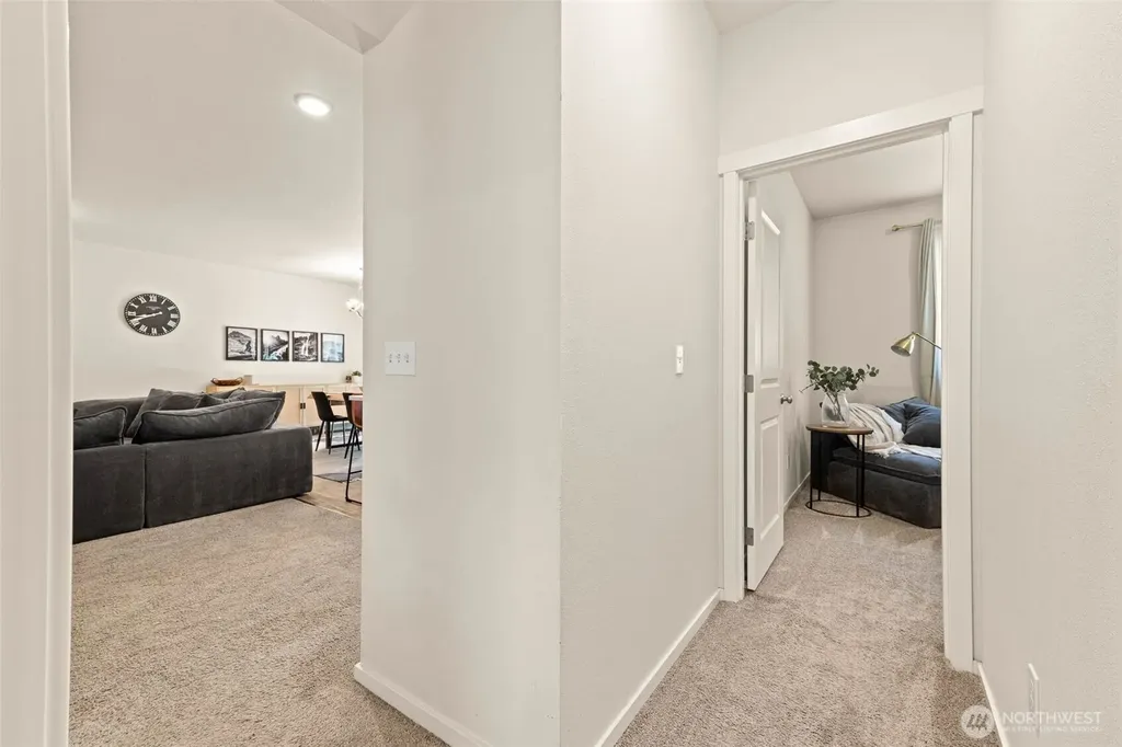 206 Middleton Court SE Rainier WA 98576