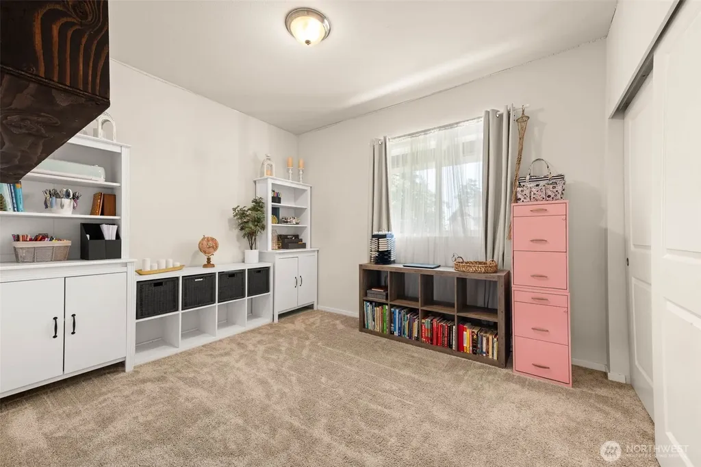 206 Middleton Court SE Rainier WA 98576