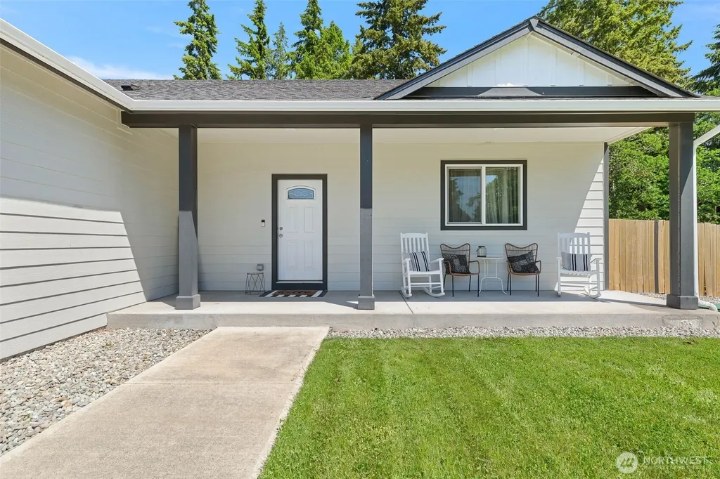 206 Middleton Court SE Rainier WA 98576
