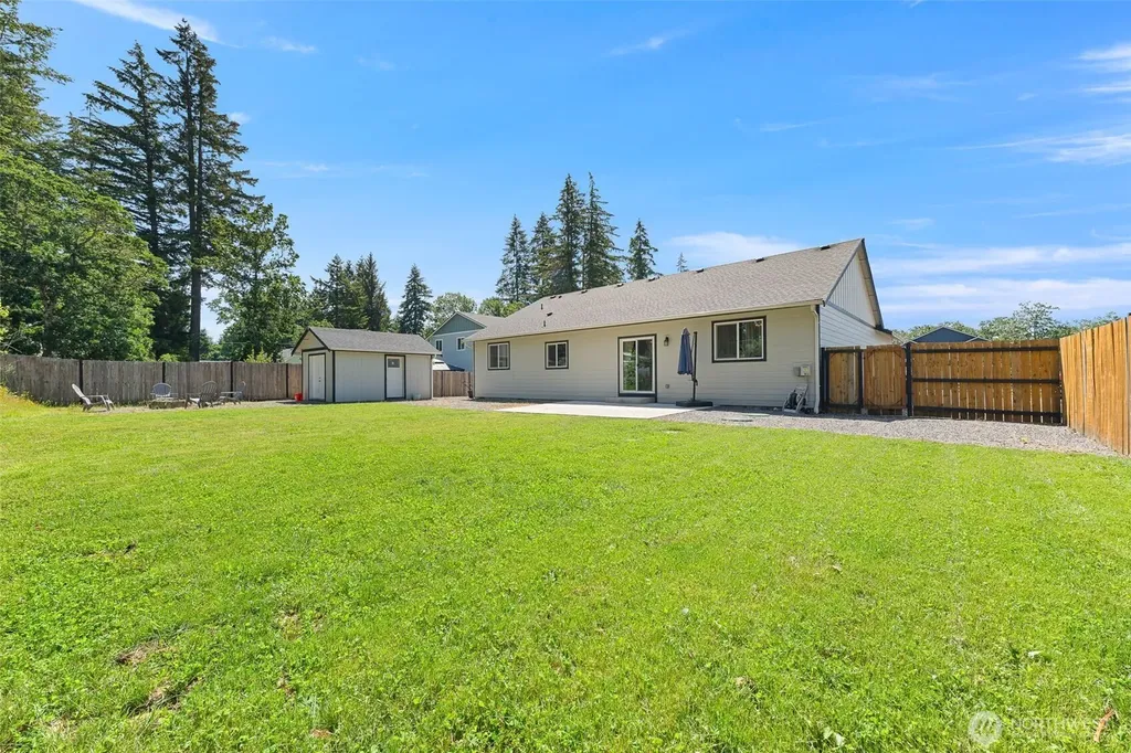 206 Middleton Court SE Rainier WA 98576