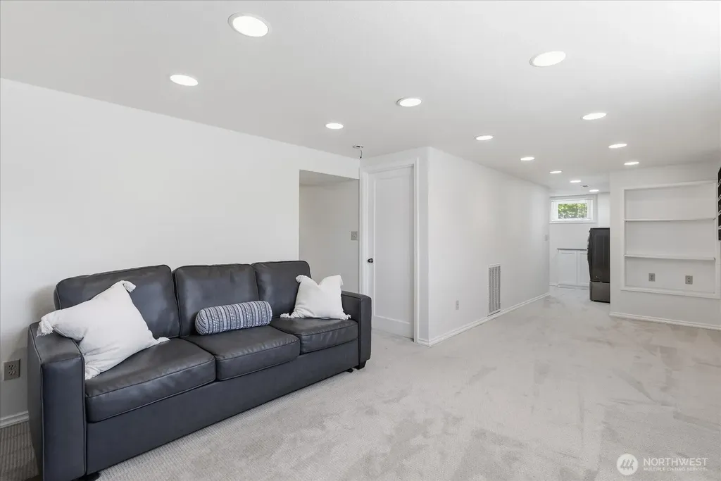 3514 SW Manning Street Seattle WA 98126