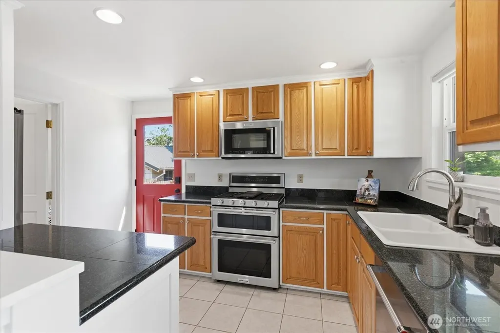 3514 SW Manning Street Seattle WA 98126