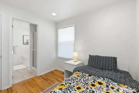 3514 SW Manning Street Seattle WA 98126