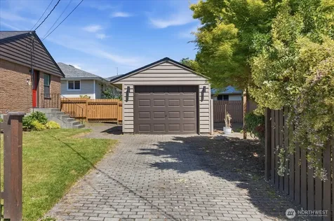 3514 SW Manning Street Seattle WA 98126