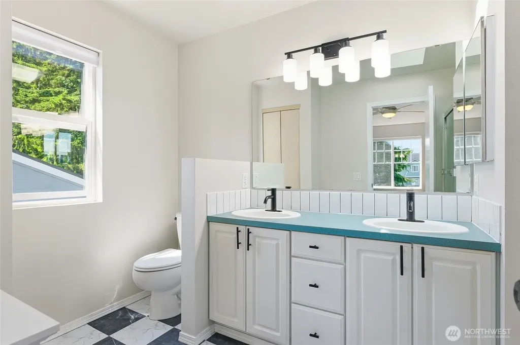 3419 Lynn Ct. NE Lacey WA 98516