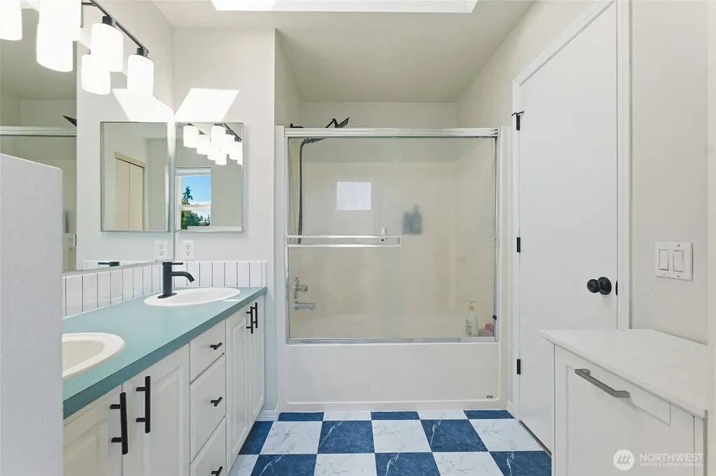 3419 Lynn Ct. NE Lacey WA 98516