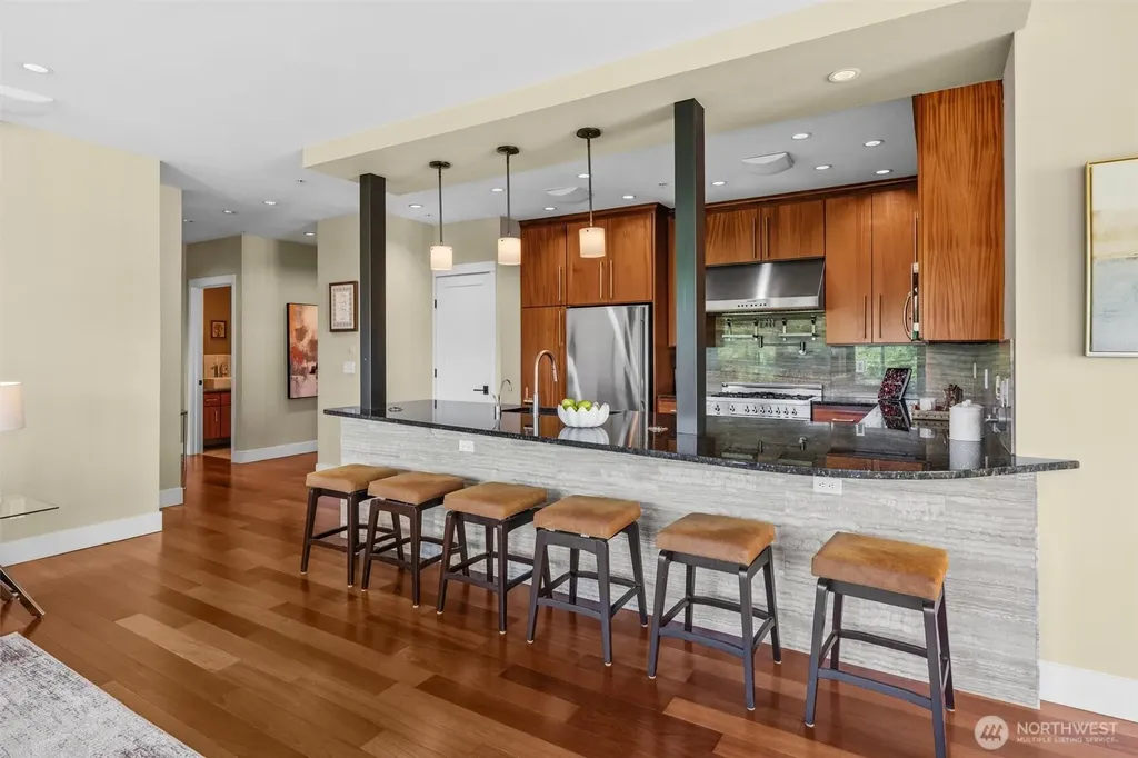10045 NE 1st Street Bellevue WA 98004