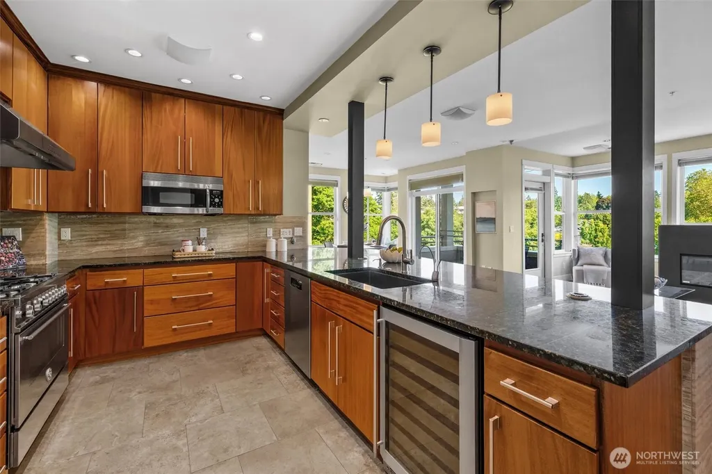 10045 NE 1st Street Bellevue WA 98004