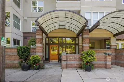 10045 NE 1st Street Bellevue WA 98004