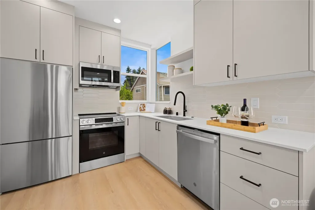 3850 Carr Place N Seattle WA 98103