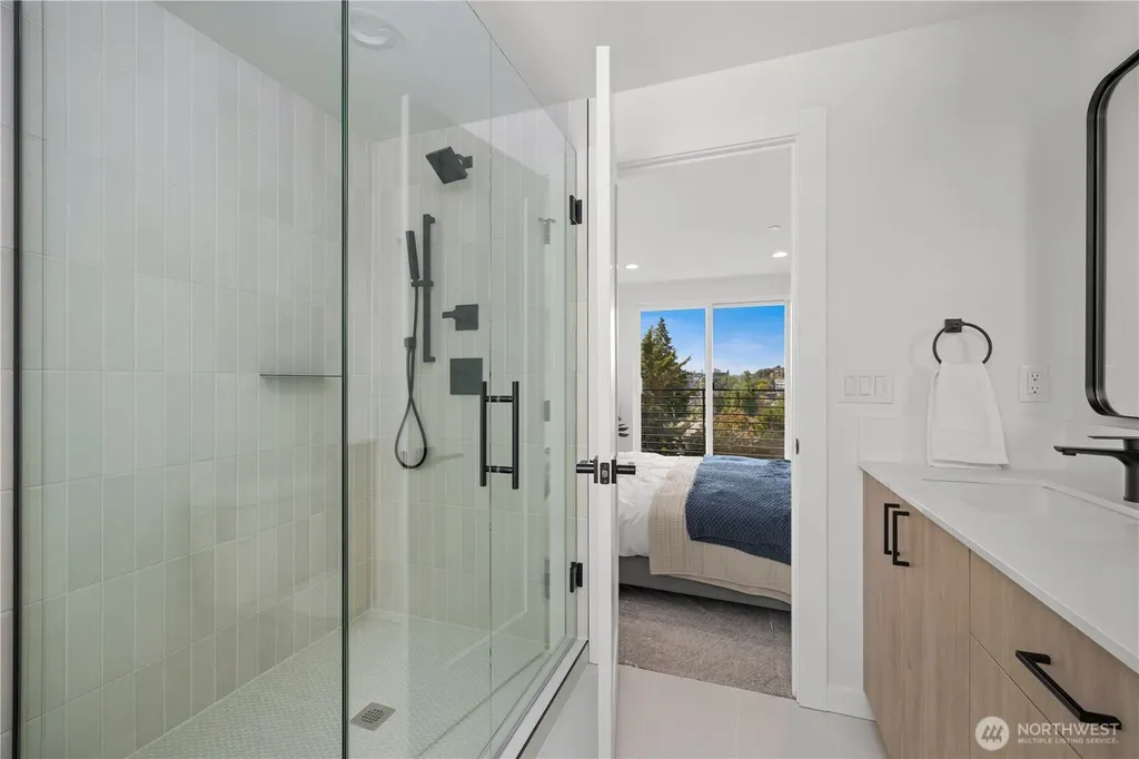 3850 Carr Place N Seattle WA 98103