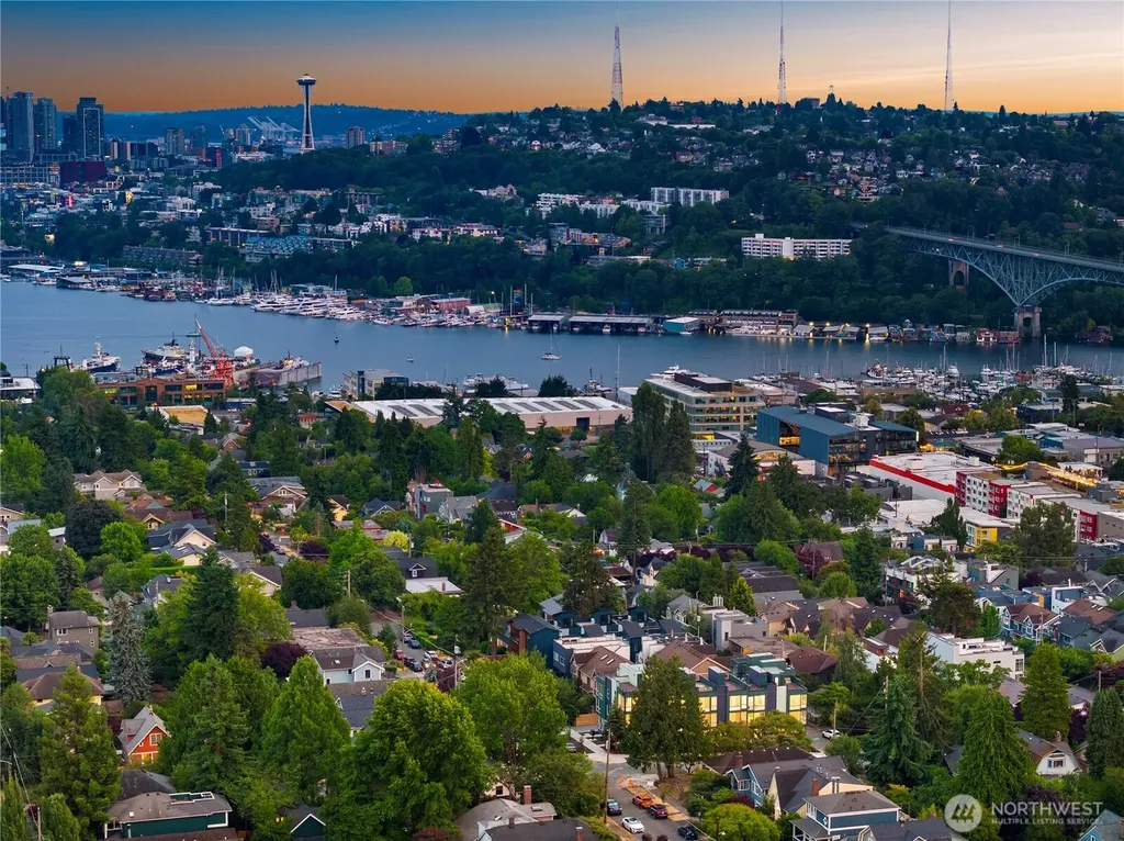 3850 Carr Place N Seattle WA 98103
