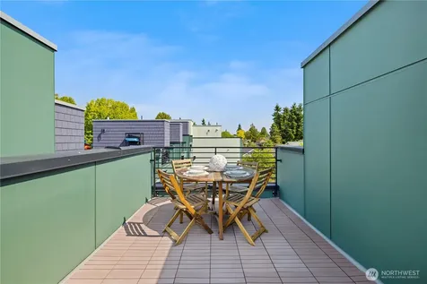 3850 Carr Place N Seattle WA 98103