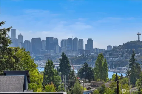 3850 Carr Place N Seattle WA 98103