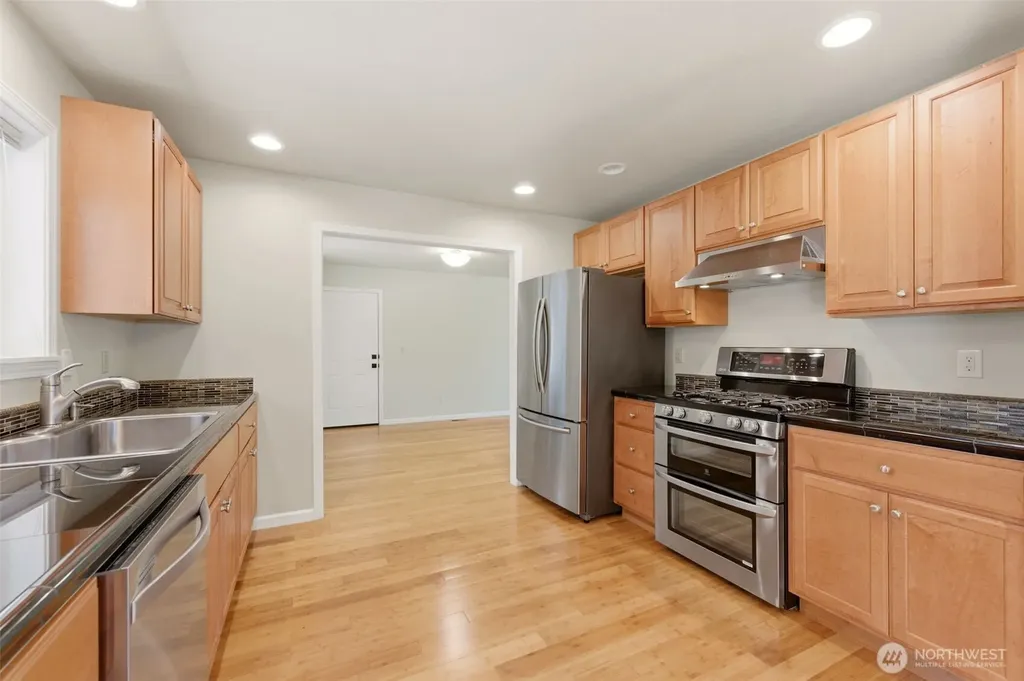 1312 Adams Street Steilacoom WA 98388