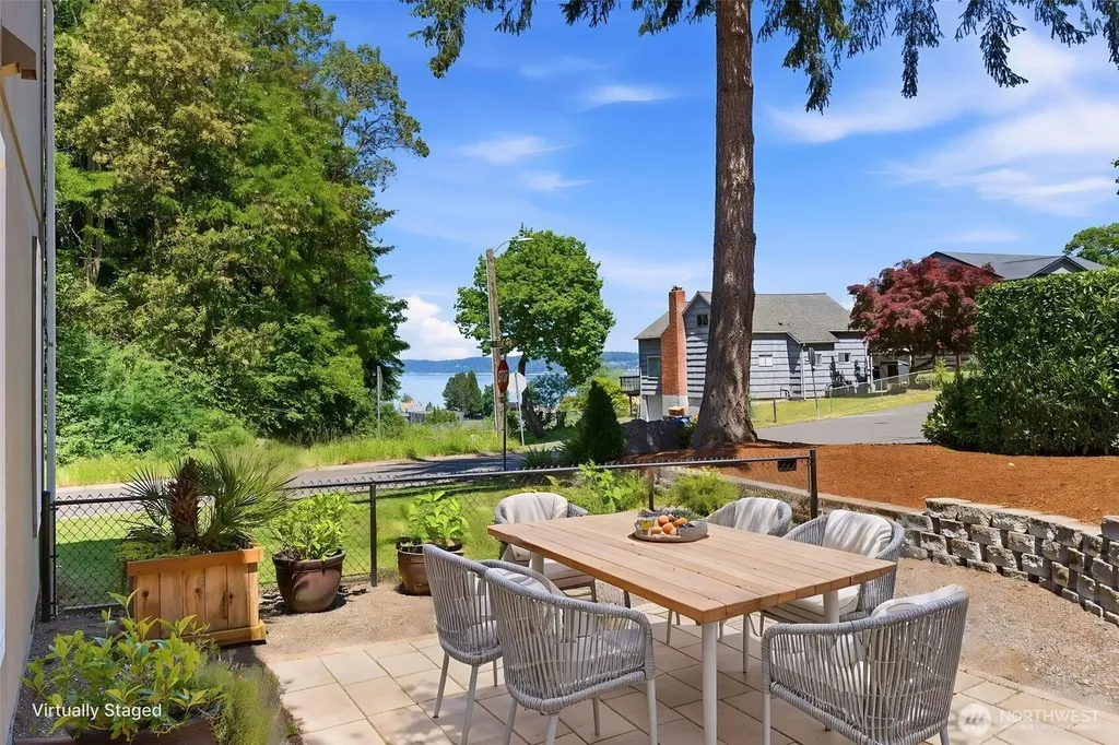 1312 Adams Street Steilacoom WA 98388