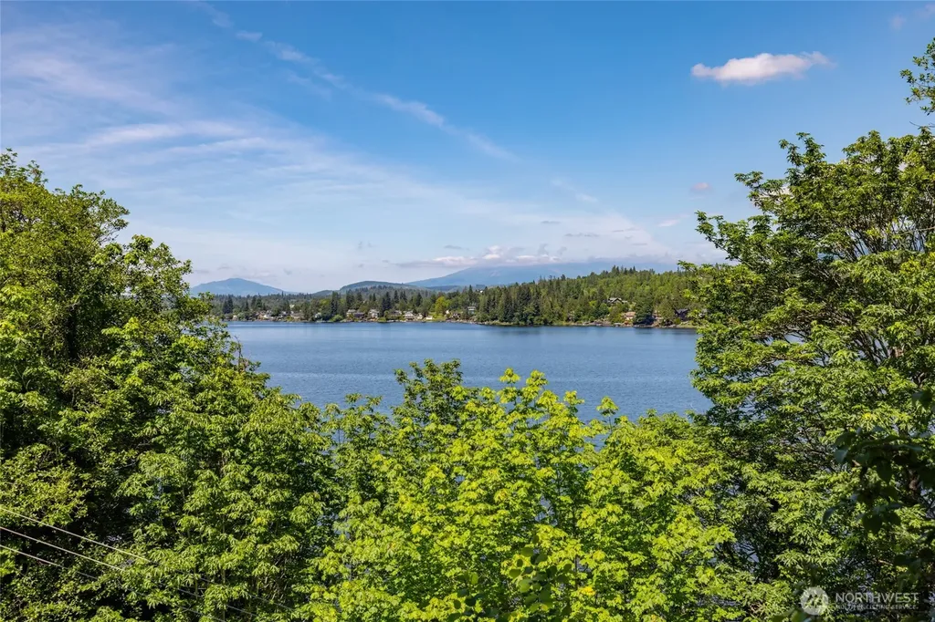 18202 W Big Lake Boulevard Mount Vernon WA 98274