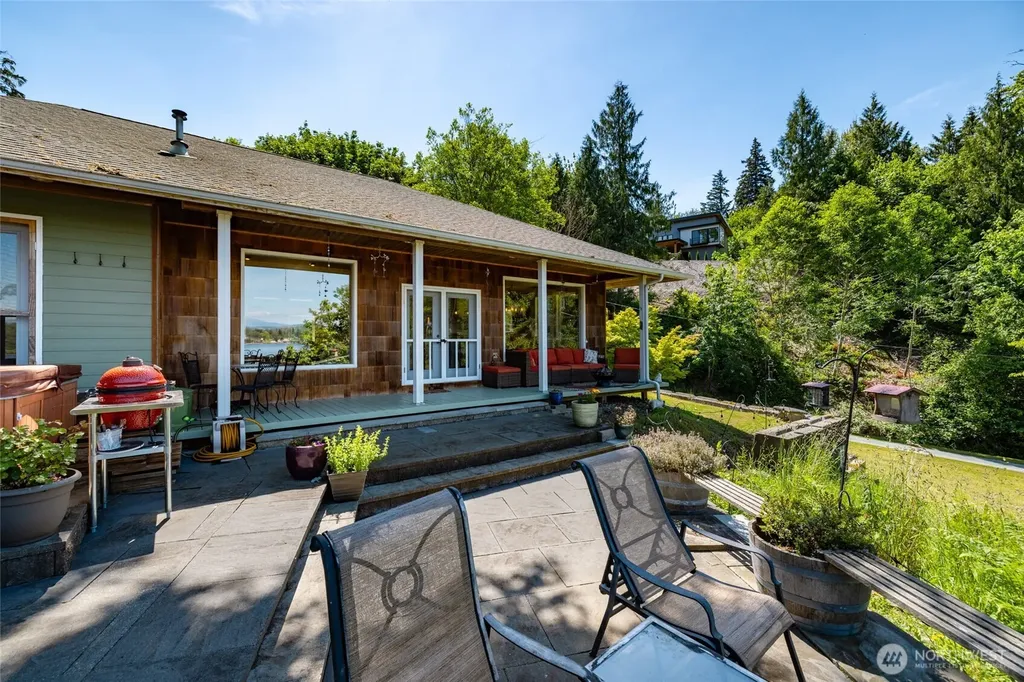 18202 W Big Lake Boulevard Mount Vernon WA 98274