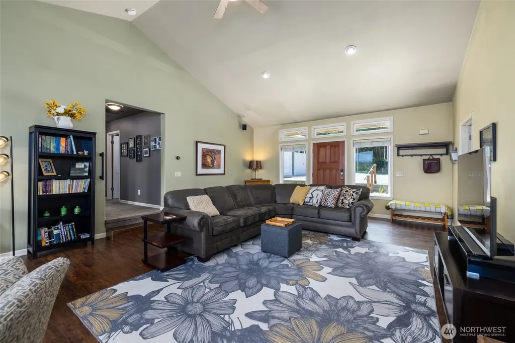 18202 W Big Lake Boulevard Mount Vernon WA 98274