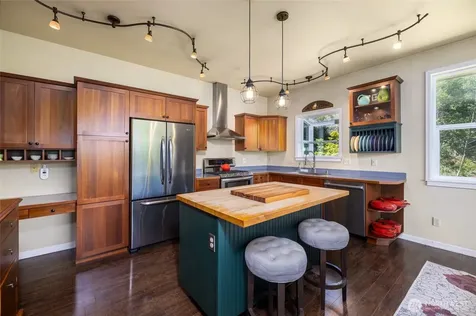 18202 W Big Lake Boulevard Mount Vernon WA 98274