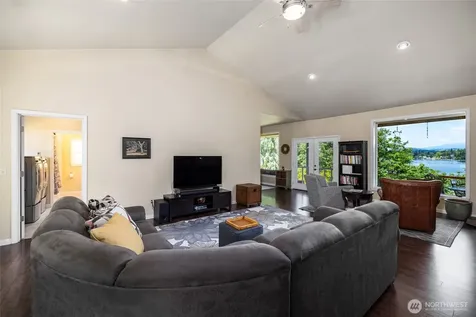 18202 W Big Lake Boulevard Mount Vernon WA 98274
