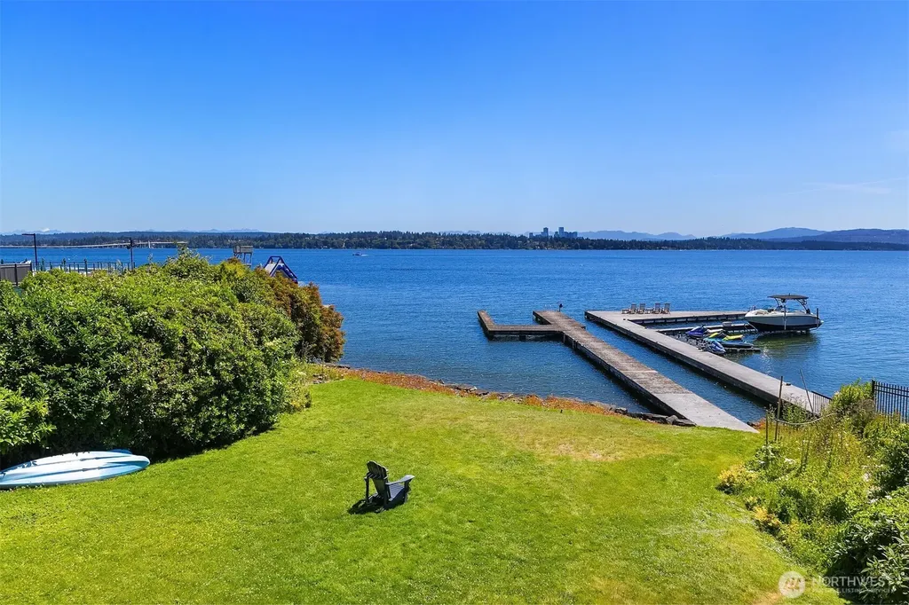 814 Mcgilvra Boulevard E Seattle WA 98112