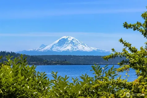 814 Mcgilvra Boulevard E Seattle WA 98112
