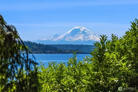 814 Mcgilvra Boulevard E Seattle WA 98112