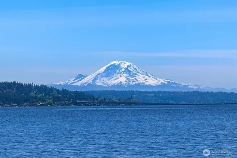 814 Mcgilvra Boulevard E Seattle WA 98112