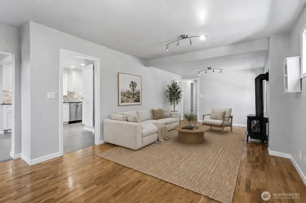 9046 7th Avenue NW Seattle WA 98117
