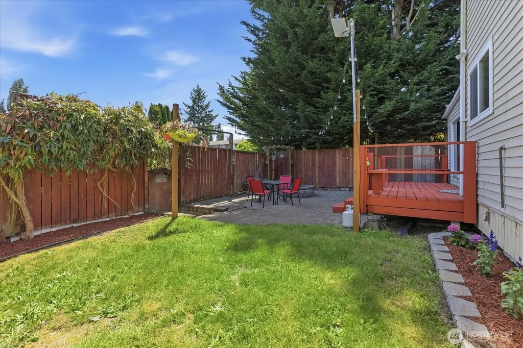 9046 7th Avenue NW Seattle WA 98117