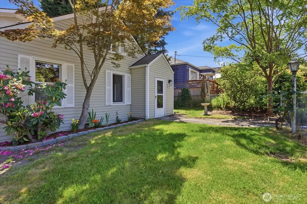 9046 7th Avenue NW Seattle WA 98117