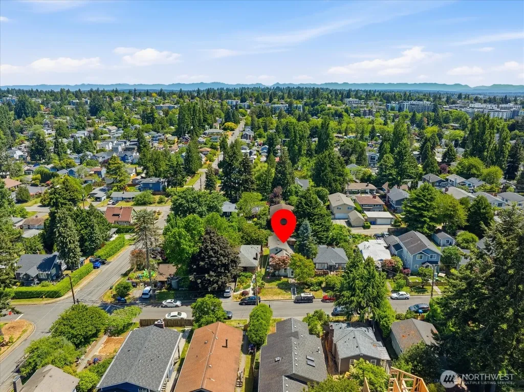 9046 7th Avenue NW Seattle WA 98117