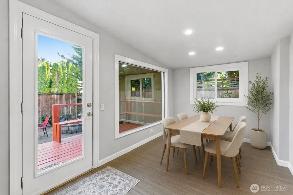 9046 7th Avenue NW Seattle WA 98117