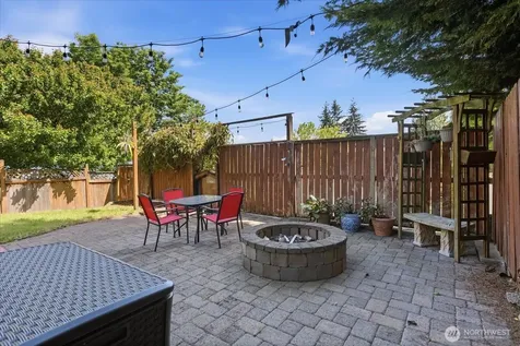 9046 7th Avenue NW Seattle WA 98117