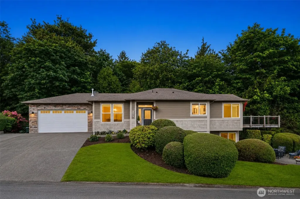7989 E Barsay Lane Port Orchard WA 98366