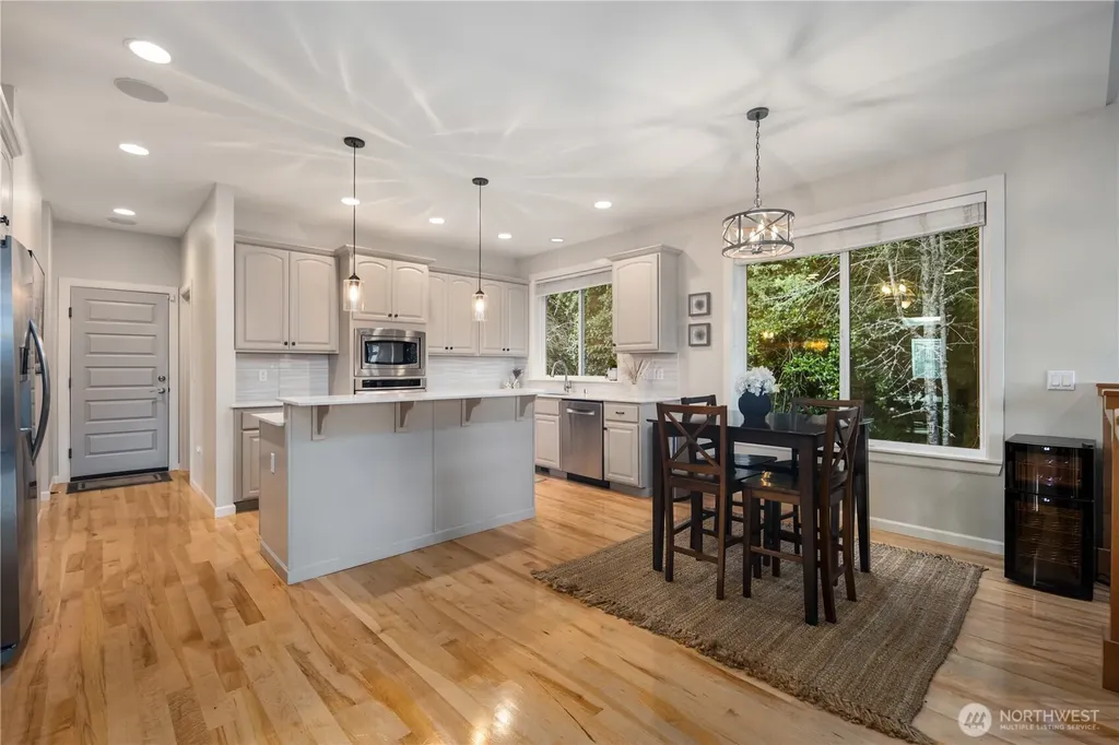 7989 E Barsay Lane Port Orchard WA 98366