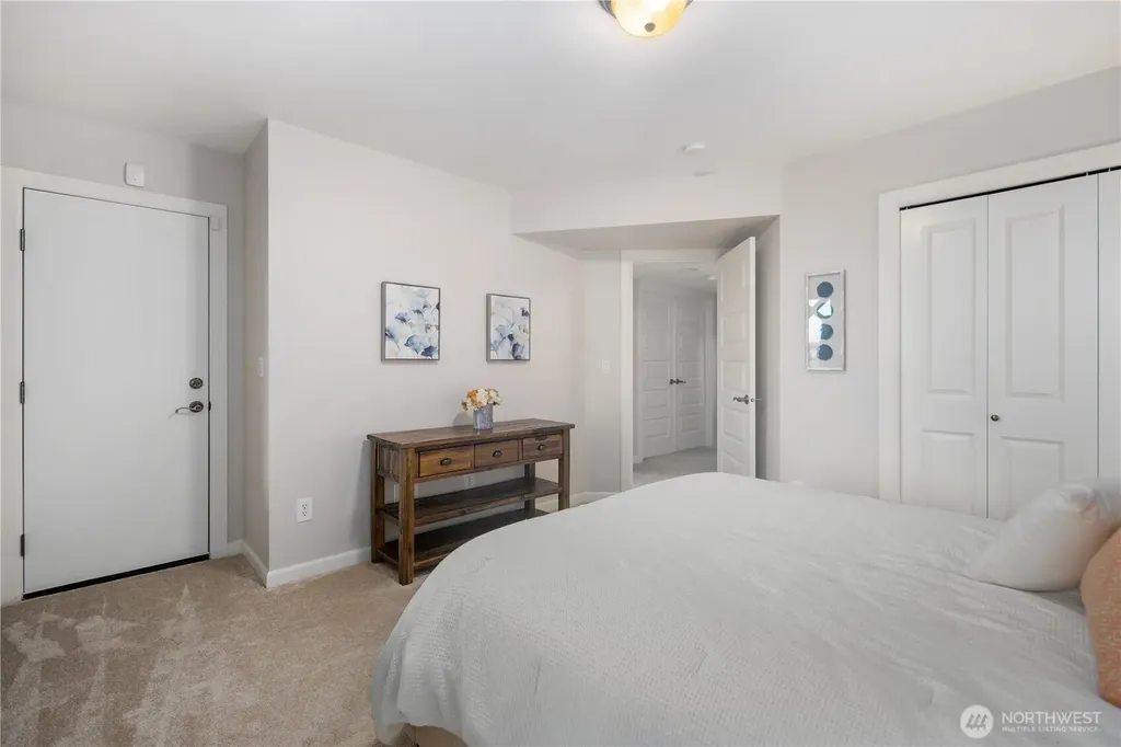 7989 E Barsay Lane Port Orchard WA 98366