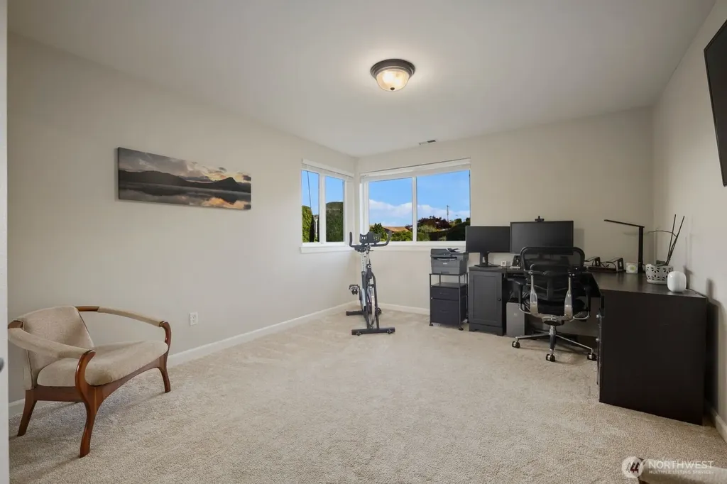 7989 E Barsay Lane Port Orchard WA 98366