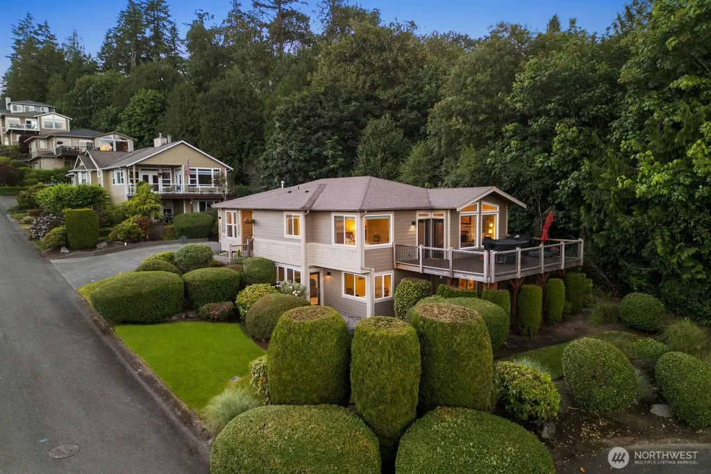 7989 E Barsay Lane Port Orchard WA 98366