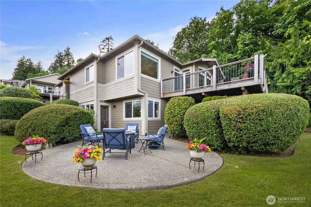 7989 E Barsay Lane Port Orchard WA 98366