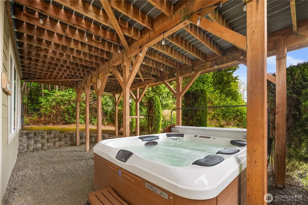 7989 E Barsay Lane Port Orchard WA 98366