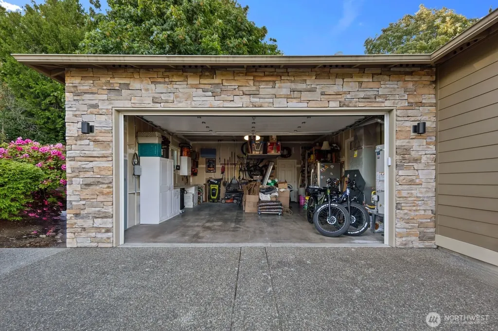 7989 E Barsay Lane Port Orchard WA 98366