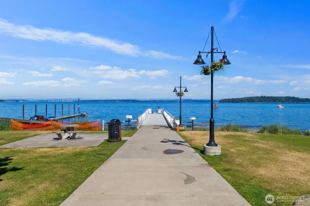 7989 E Barsay Lane Port Orchard WA 98366