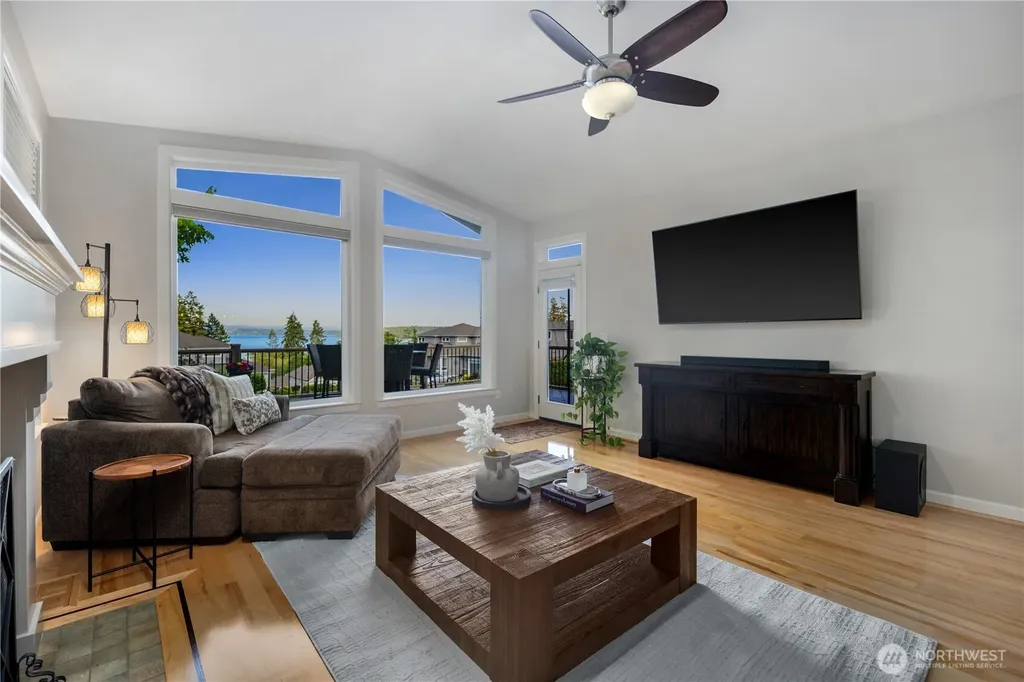 7989 E Barsay Lane Port Orchard WA 98366