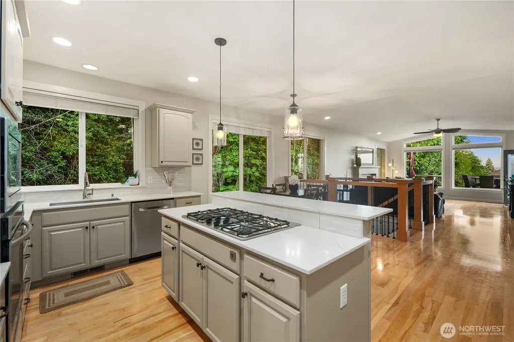 7989 E Barsay Lane Port Orchard WA 98366