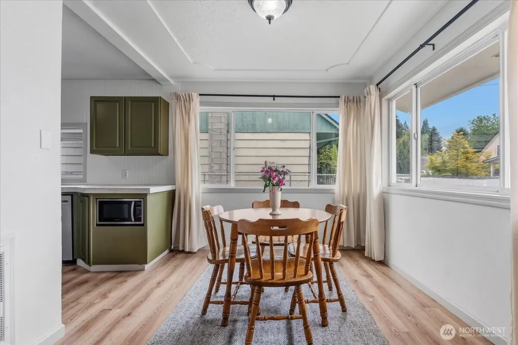 114 Cherry Street NW Castle Rock WA 98611