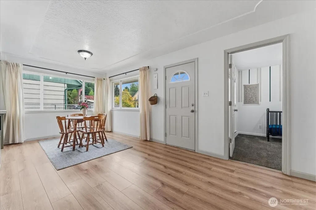 114 Cherry Street NW Castle Rock WA 98611